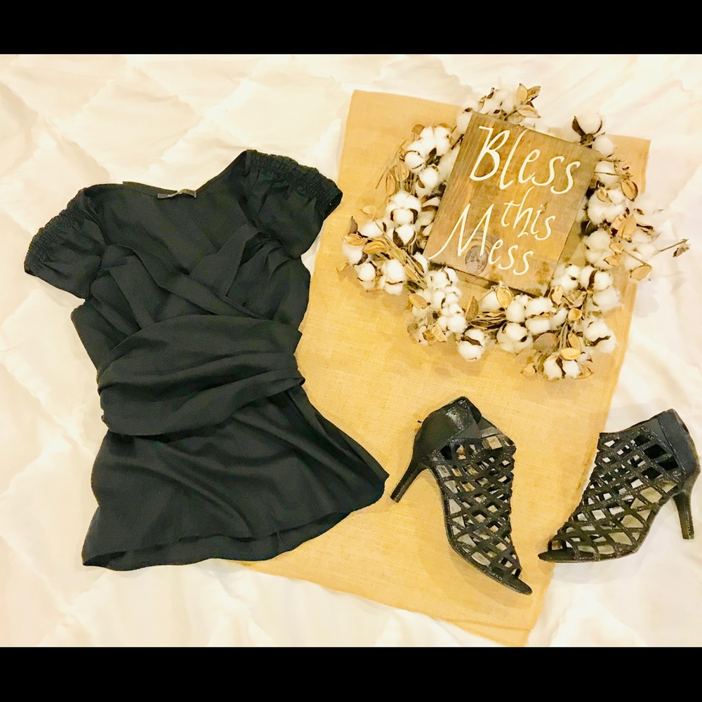 BCBGmaxazria women’s Black blouse size S